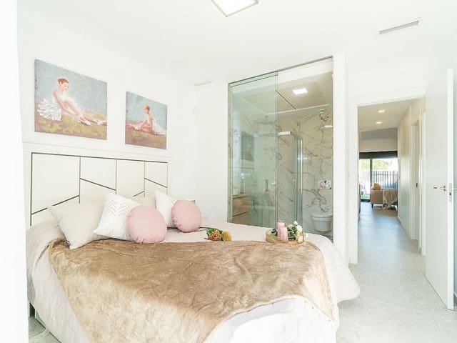 3 makuuhuone Rivitalo myytävänä paikassa Los Balcones mukana uima-altaan - 279 900 € (Ref: 9318692)