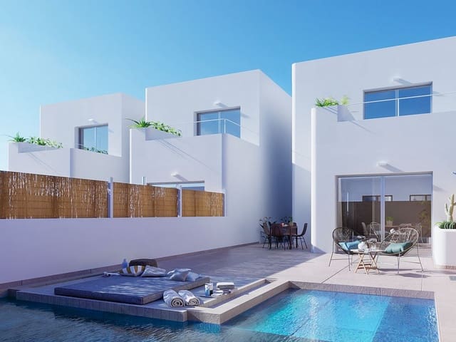 Chalet de 3 habitaciones en Los Alcázares en venta con piscina - 399.900 € (Ref: 9318694)