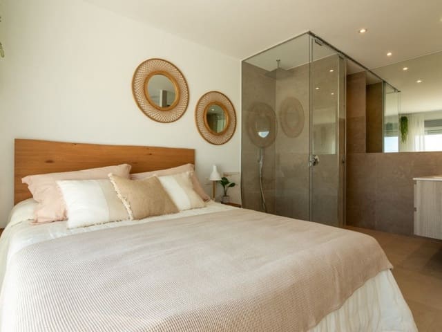 Chalet de 3 habitaciones en Los Alcázares en venta con piscina - 399.900 € (Ref: 9318694)