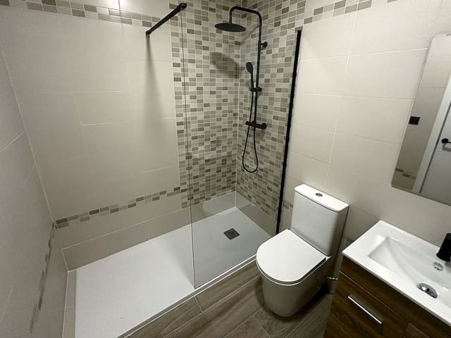 3 bedroom Apartment for sale in Algorfa with pool - € 189,000 (Ref: 9318703)