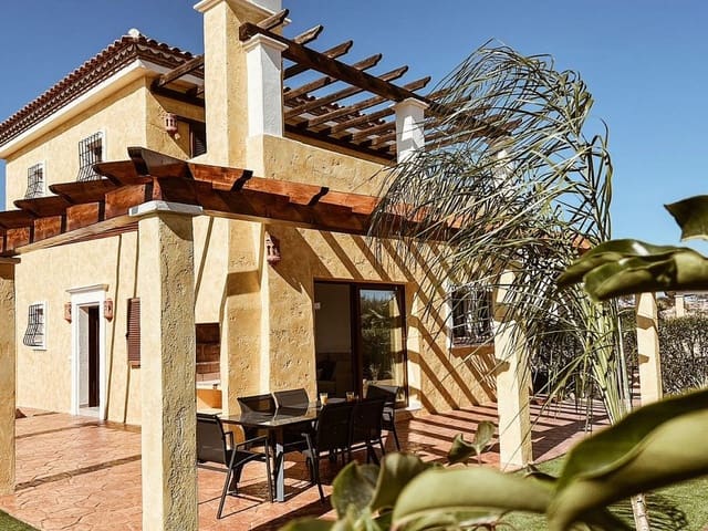 3 soveværelse Villa til salg i Cuevas del Almanzora med swimmingpool - € 375.950 (Ref: 9318719)