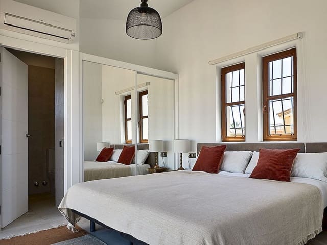 4 bedroom Villa for sale in Cuevas del Almanzora with pool - € 406,850 (Ref: 9318720)