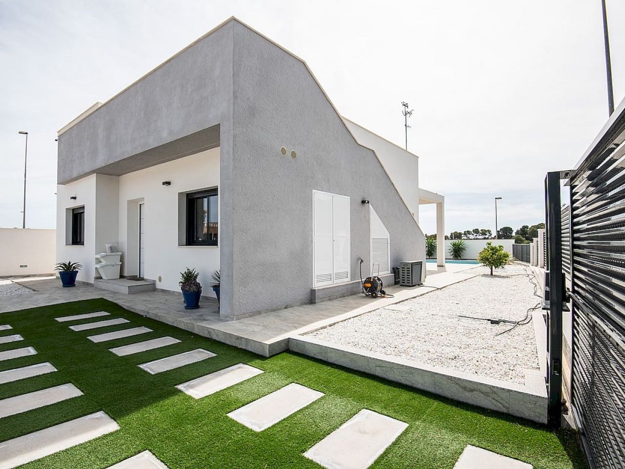 3 bedroom Villa for sale in Pinar de Campoverde with pool - € 422,500 (Ref: 9318749)