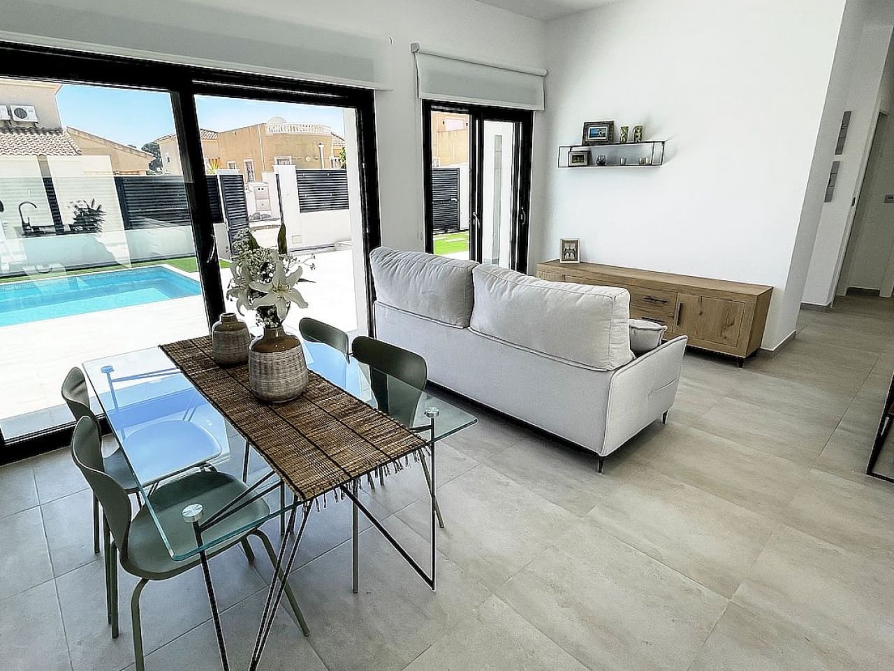 3 bedroom Villa for sale in Pinar de Campoverde with pool - € 422,500 (Ref: 9318749)