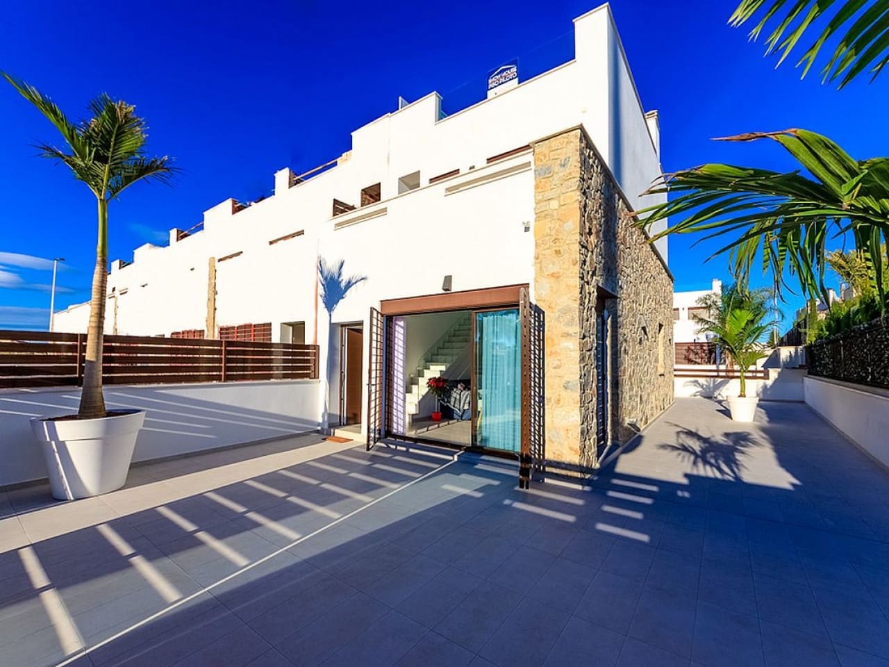 4 bedroom Villa for sale in Pilar de la Horadada with pool - € 369,900 (Ref: 9318751)