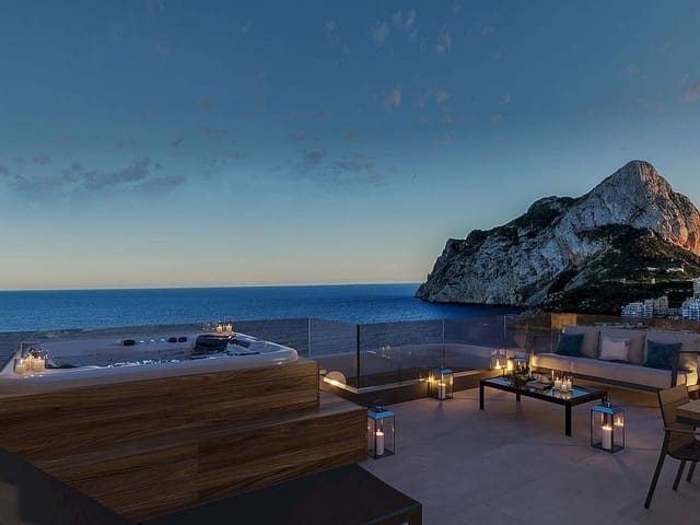 3 makuuhuone Kattohuoneisto myytävänä paikassa Calpe / Calp mukana uima-altaan - 1 265 000 € (Ref: 9318760)