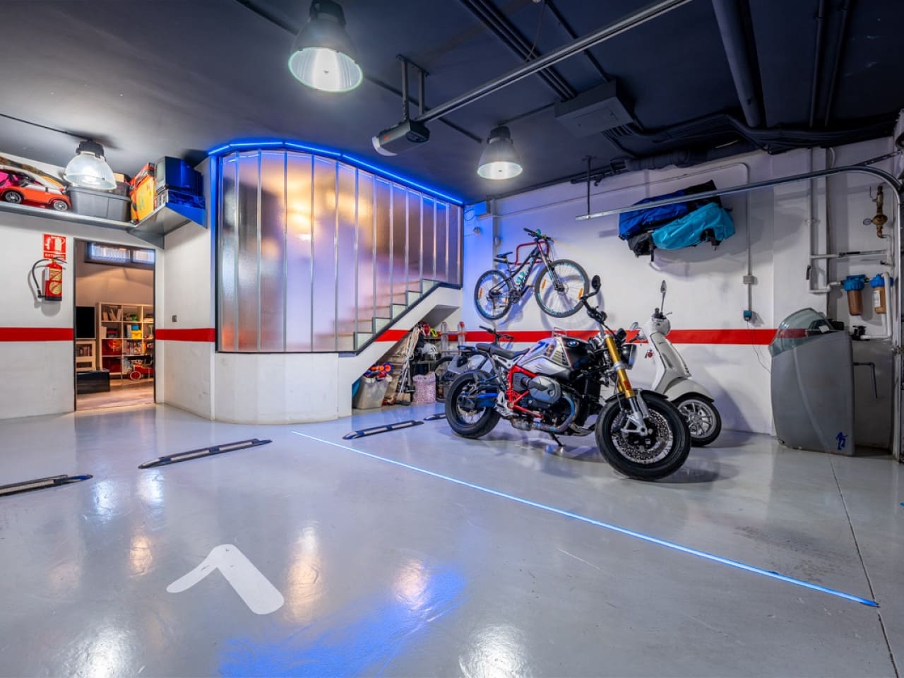 4 makuuhuone Huvila myytävänä paikassa Alicante kaupunki mukana uima-altaan - 795 000 € (Ref: 9318761)