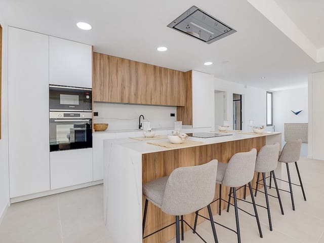 4 soverom Villa til salgs i Los Alcázares med svømmebasseng - € 685 000 (Ref: 9318764)