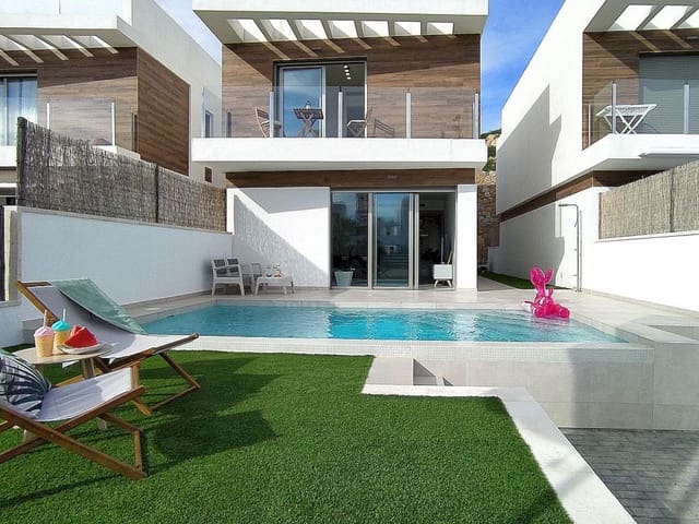 3 quarto Moradia para venda em Villamartin, Orihuela com piscina - 669 900 € (Ref: 9318766)