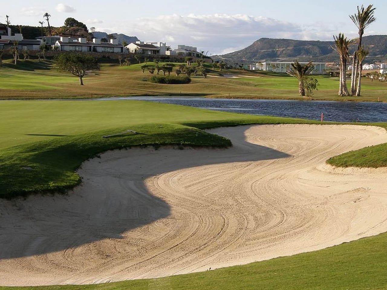 3 soverom Villa til salgs i La Peraleja Golf Resort med svømmebasseng - € 600 000 (Ref: 9318785)