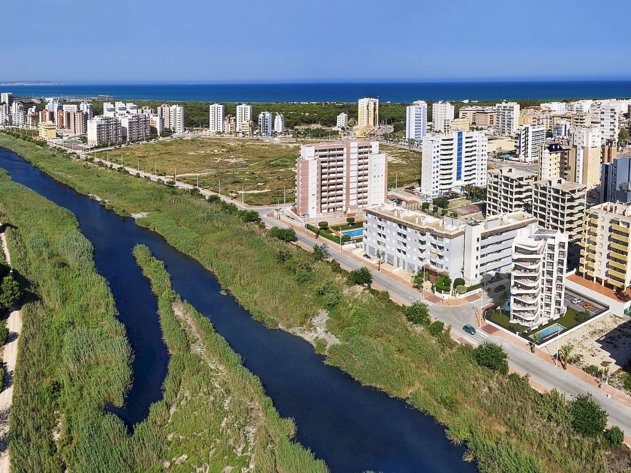 3 bedroom Penthouse for sale in Guardamar del Segura with pool - € 640,000 (Ref: 9318799)