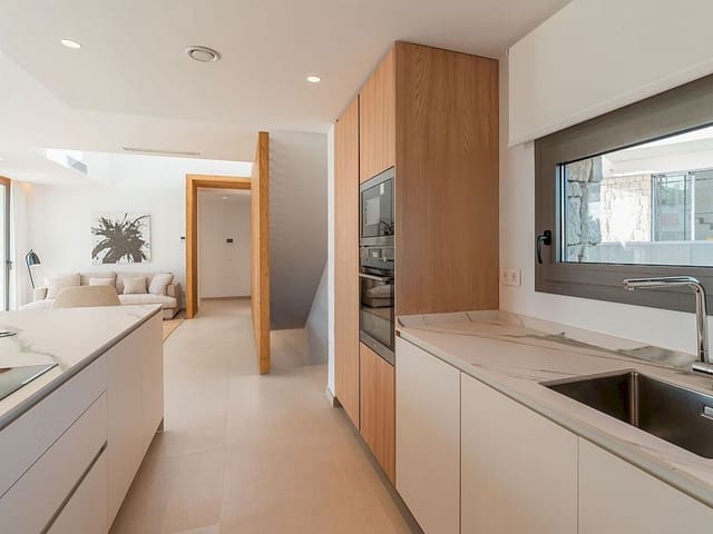 4 makuuhuone Huvila myytävänä paikassa Benidorm mukana uima-altaan - 975 000 € (Ref: 9318802)