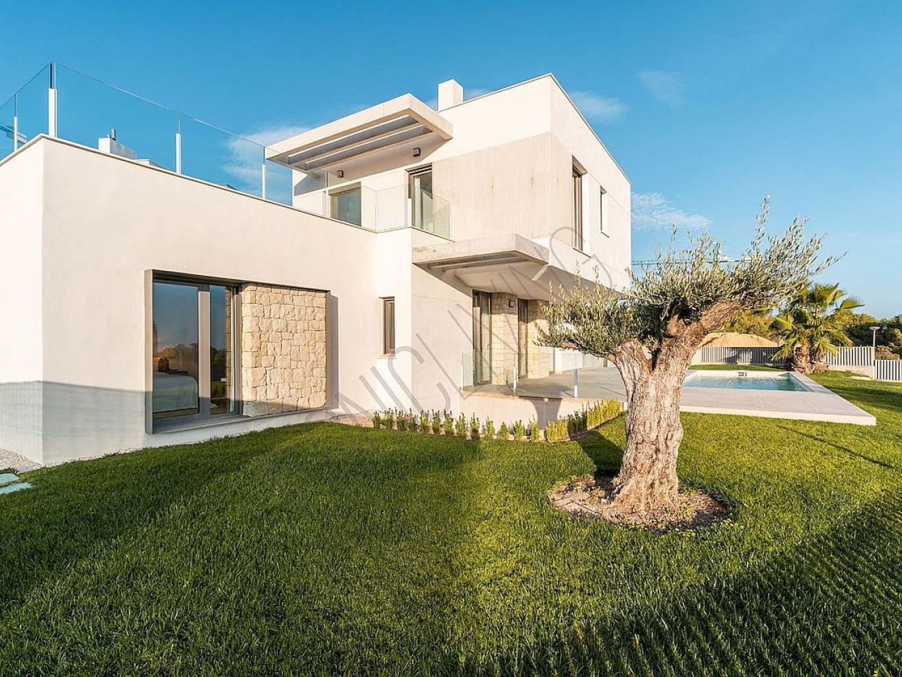 4 bedroom Villa for sale in Benidorm with pool - € 975,000 (Ref: 9318802)