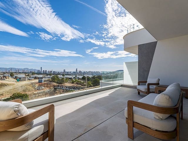 2 quarto Casa em Banda para venda em Benidorm com piscina - 570 000 € (Ref: 9318807)