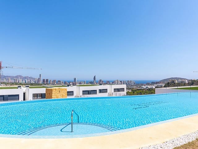 2 soverom Penthouse til salgs i Benidorm med svømmebasseng - € 580 000 (Ref: 9318808)