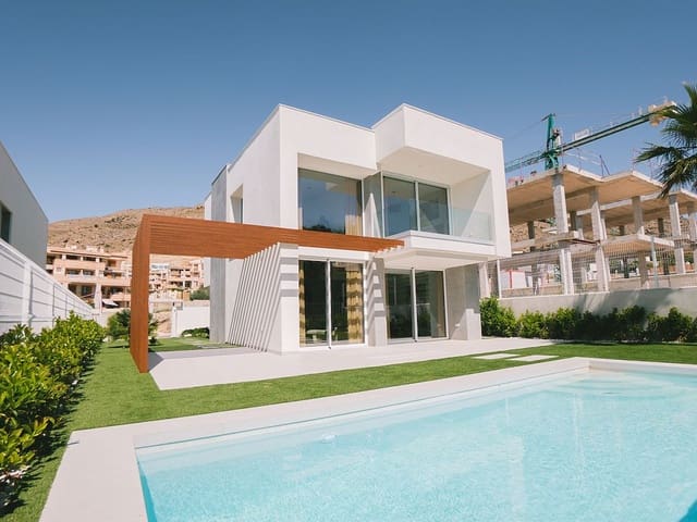 3 sypialnia Willa na sprzedaż w Benidorm z basenem - 870 000 € (Ref: 9318811)