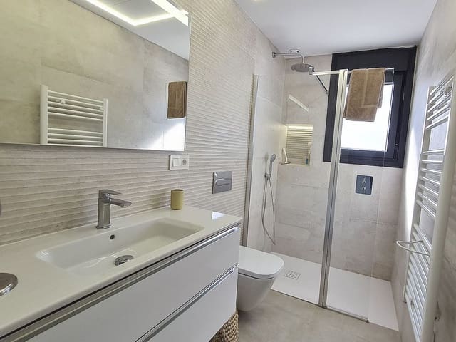 3 soveværelse Villa til salg i San Pedro del Pinatar med swimmingpool - € 439.000 (Ref: 9318825)