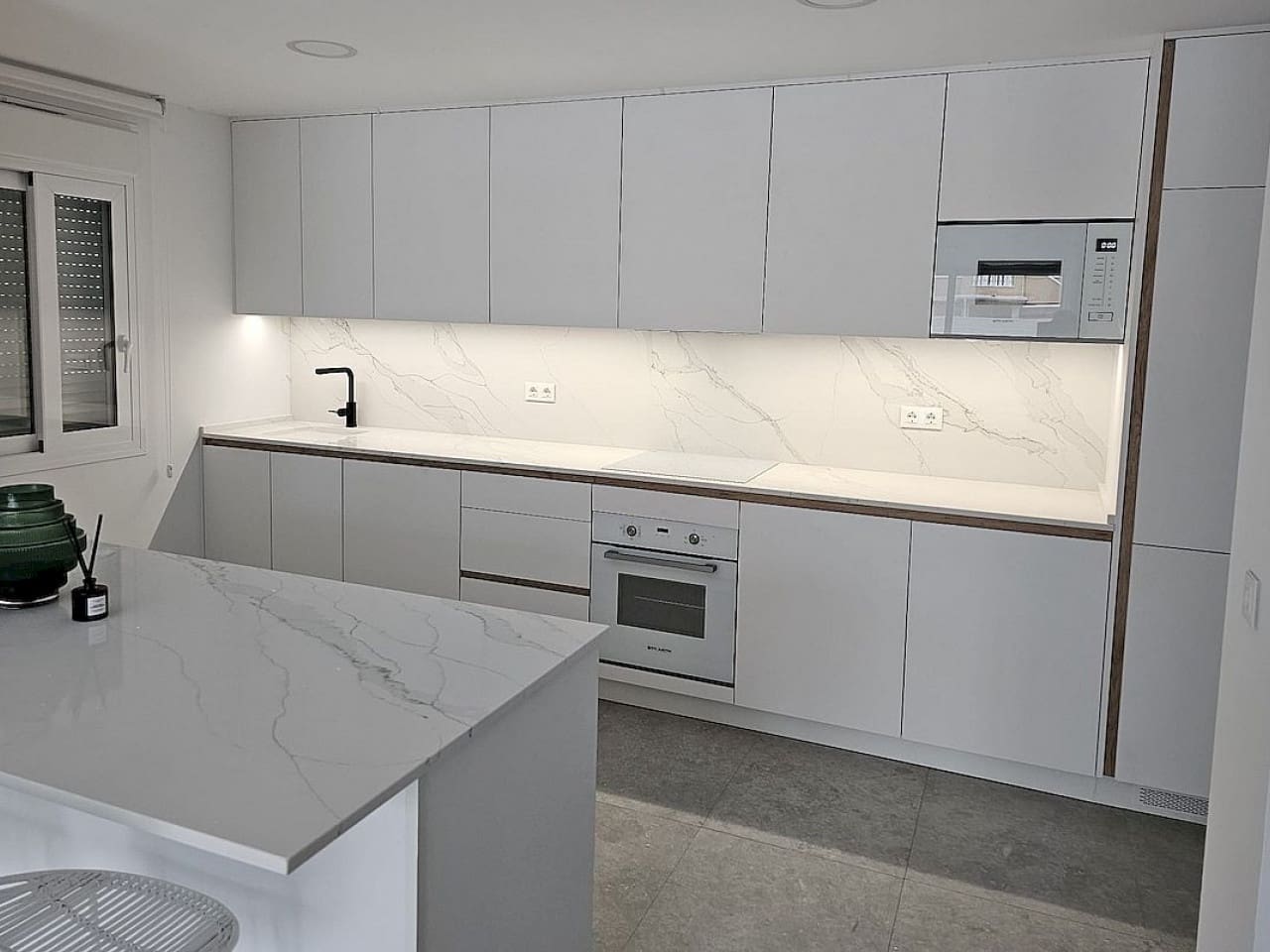 3 makuuhuone Huoneisto myytävänä paikassa Torrevieja mukana uima-altaan - 350 000 € (Ref: 9318829)