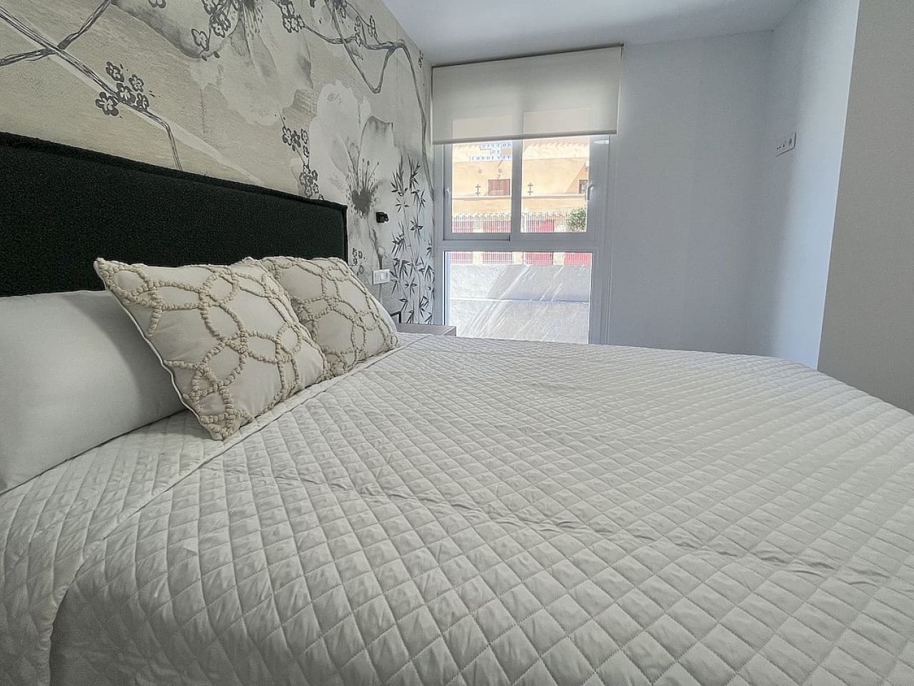 3 makuuhuone Huoneisto myytävänä paikassa Torrevieja mukana uima-altaan - 350 000 € (Ref: 9318829)