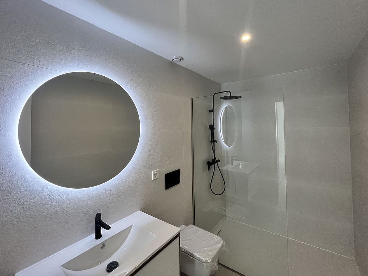 3 makuuhuone Huoneisto myytävänä paikassa Torrevieja mukana uima-altaan - 350 000 € (Ref: 9318829)