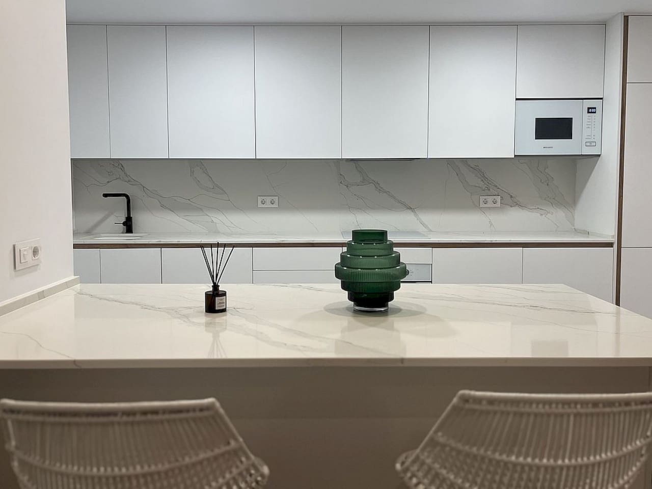 3 makuuhuone Huoneisto myytävänä paikassa Torrevieja mukana uima-altaan - 350 000 € (Ref: 9318829)