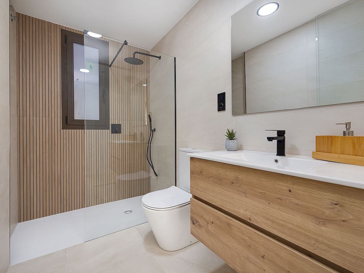 Ático de 2 habitaciones en Los Alcázares en venta con piscina - 315.000 € (Ref: 9318847)