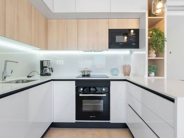 3 soveværelse Rækkehus til salg i Los Balcones med swimmingpool - € 305.900 (Ref: 9318852)