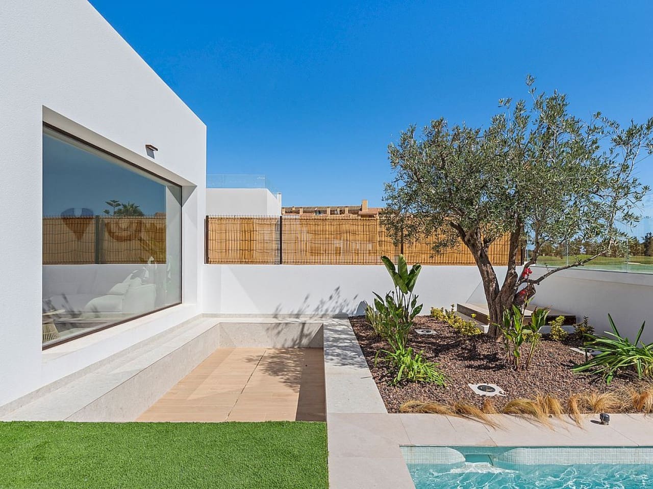 3 bedroom Villa for sale in Los Alcazares with pool - € 559,900 (Ref: 9318855)