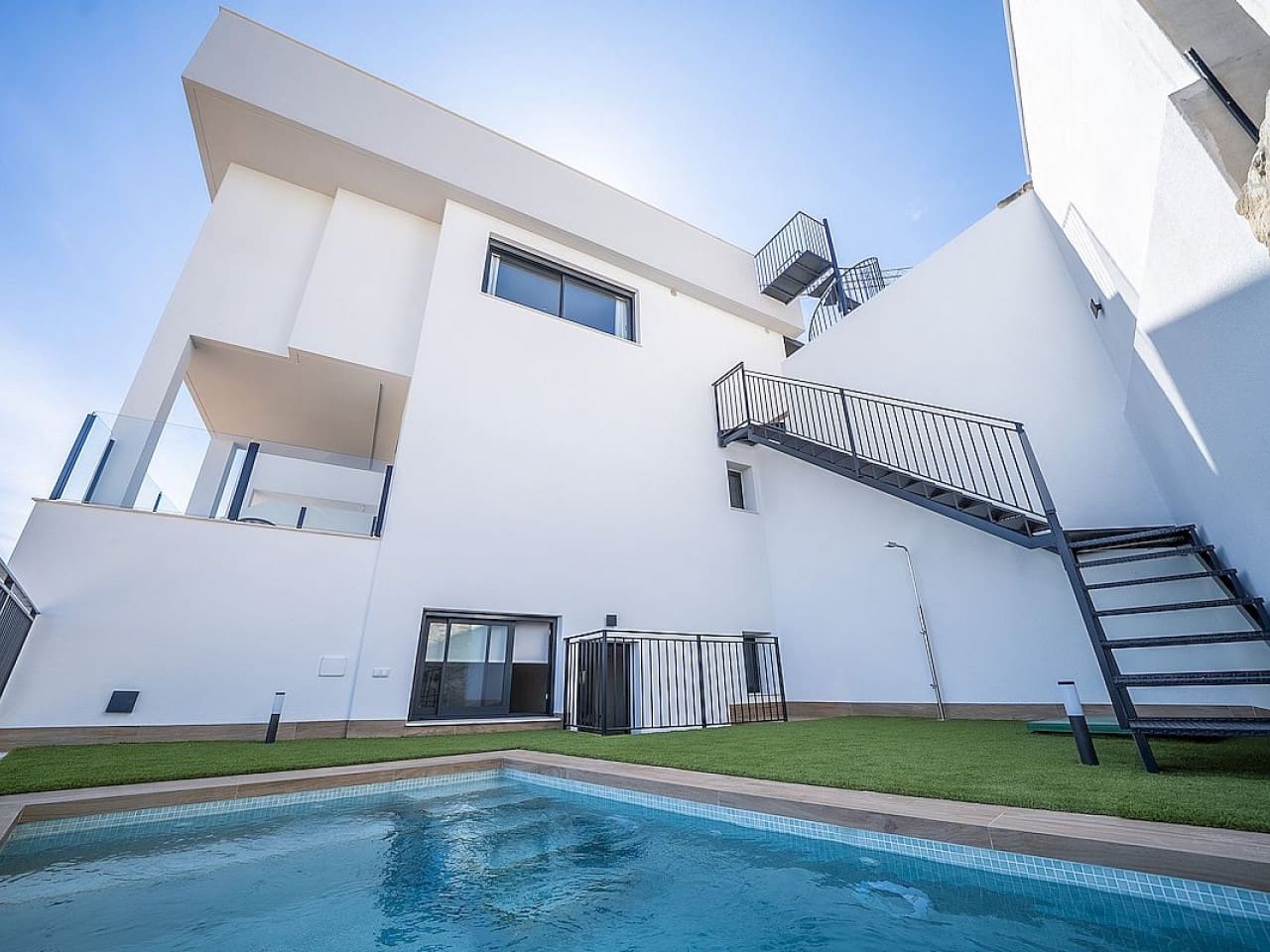 3 quarto Moradia para venda em Algorfa com piscina - 495 000 € (Ref: 9318879)