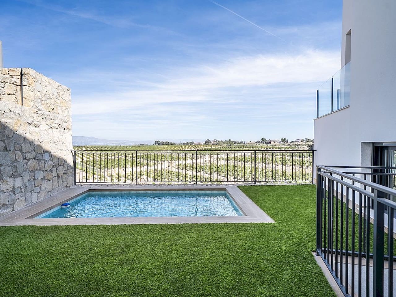 3 bedroom Villa for sale in Algorfa with pool - € 520,000 (Ref: 9318880)