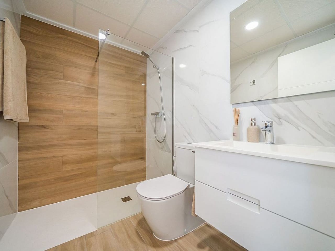 2 soveværelse Rækkehus til salg i Los Montesinos med swimmingpool - € 239.900 (Ref: 9318883)