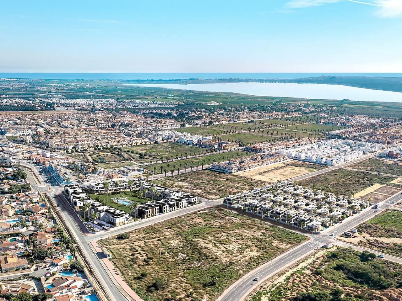 2 sovrum Radhus till salu i Ciudad Quesada med pool - 294 000 € (Ref: 9318897)