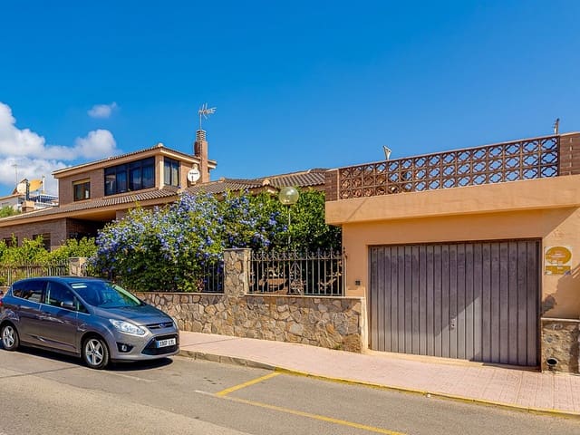 4 soverom Villa til salgs i La Mata, Torrevieja med svømmebasseng - € 850 000 (Ref: 9318938)