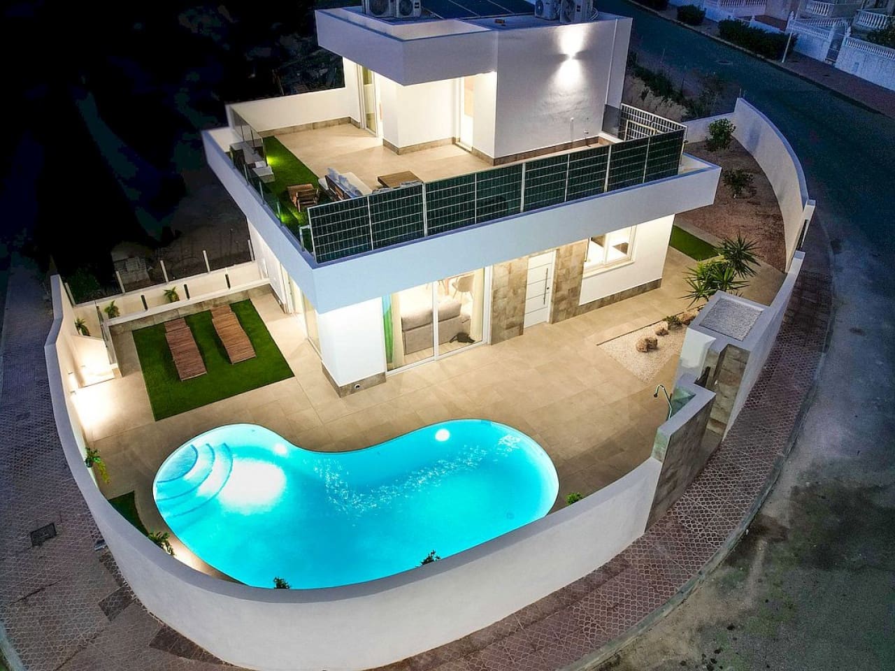 5 soveværelse Villa til salg i Ciudad Quesada med swimmingpool garage - € 587.000 (Ref: 9318975)