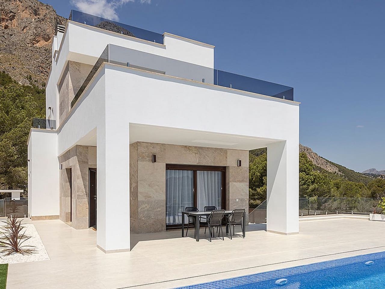 3 bedroom Villa for sale in Polop with pool - € 649,000 (Ref: 9318989)