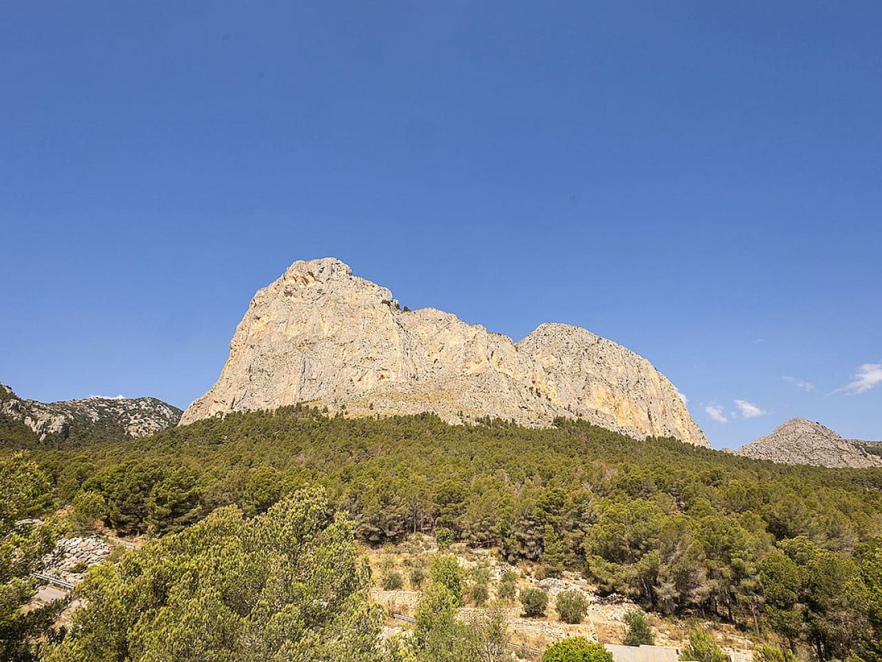 3 bedroom Villa for sale in Polop with pool - € 649,000 (Ref: 9318989)