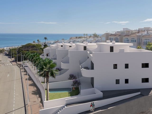 2 chambre Villa/Maison Mitoyenne à vendre à La Mata, Torrevieja avec piscine - 620 000 € (Ref: 9318992)