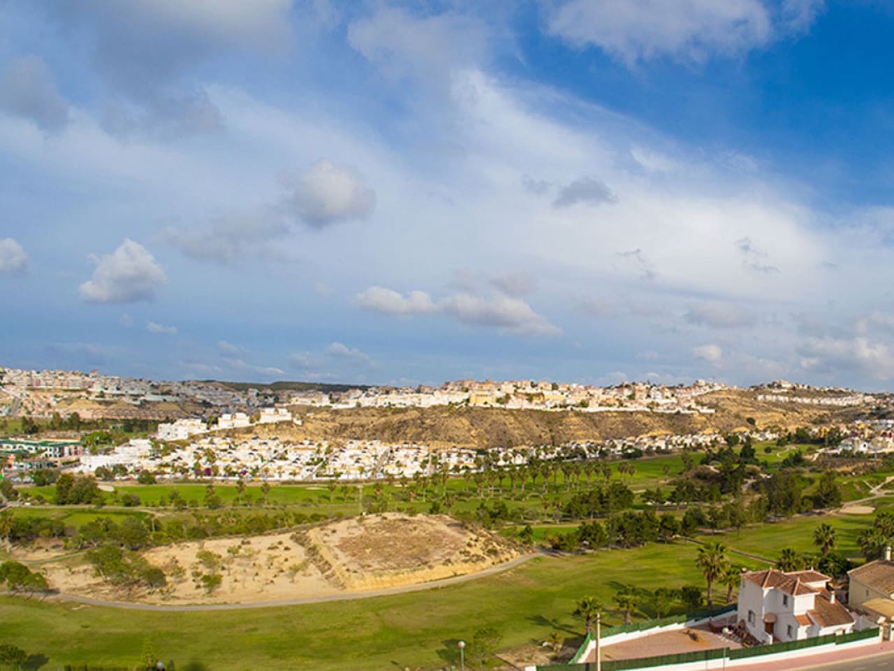 Chalet de 4 habitaciones en Ciudad Quesada en venta con piscina garaje - 834.000 € (Ref: 9318994)