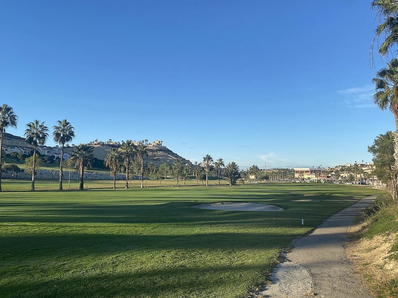 3 bedroom Villa for sale in Ciudad Quesada with pool - € 598,000 (Ref: 9318996)