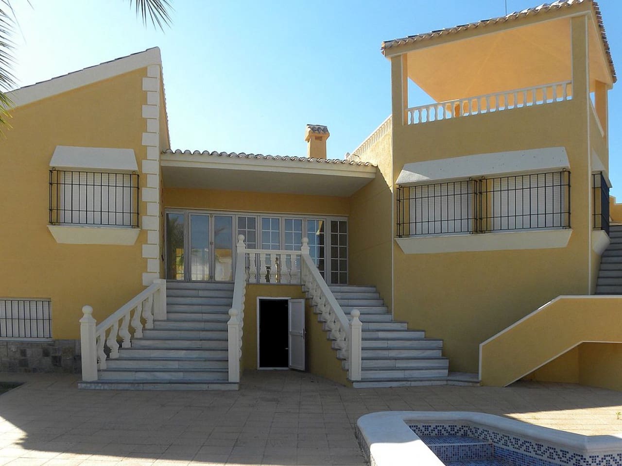 3 soveværelse Villa til salg i La Manga del Mar Menor med swimmingpool - € 780.000 (Ref: 9318997)