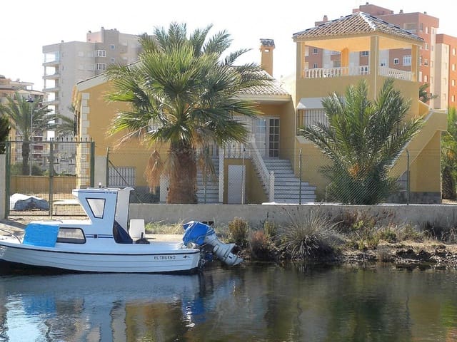 3 soveværelse Villa til salg i La Manga del Mar Menor med swimmingpool - € 780.000 (Ref: 9318997)