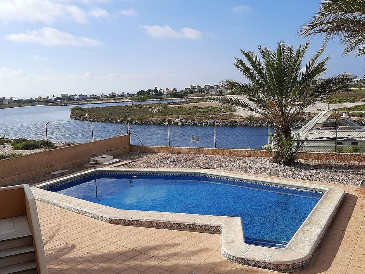 3 soveværelse Villa til salg i La Manga del Mar Menor med swimmingpool - € 780.000 (Ref: 9318997)