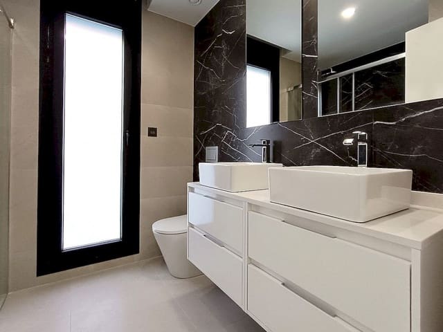 3 bedroom Villa for sale in Benijófar with pool - € 449,000 (Ref: 9319005)