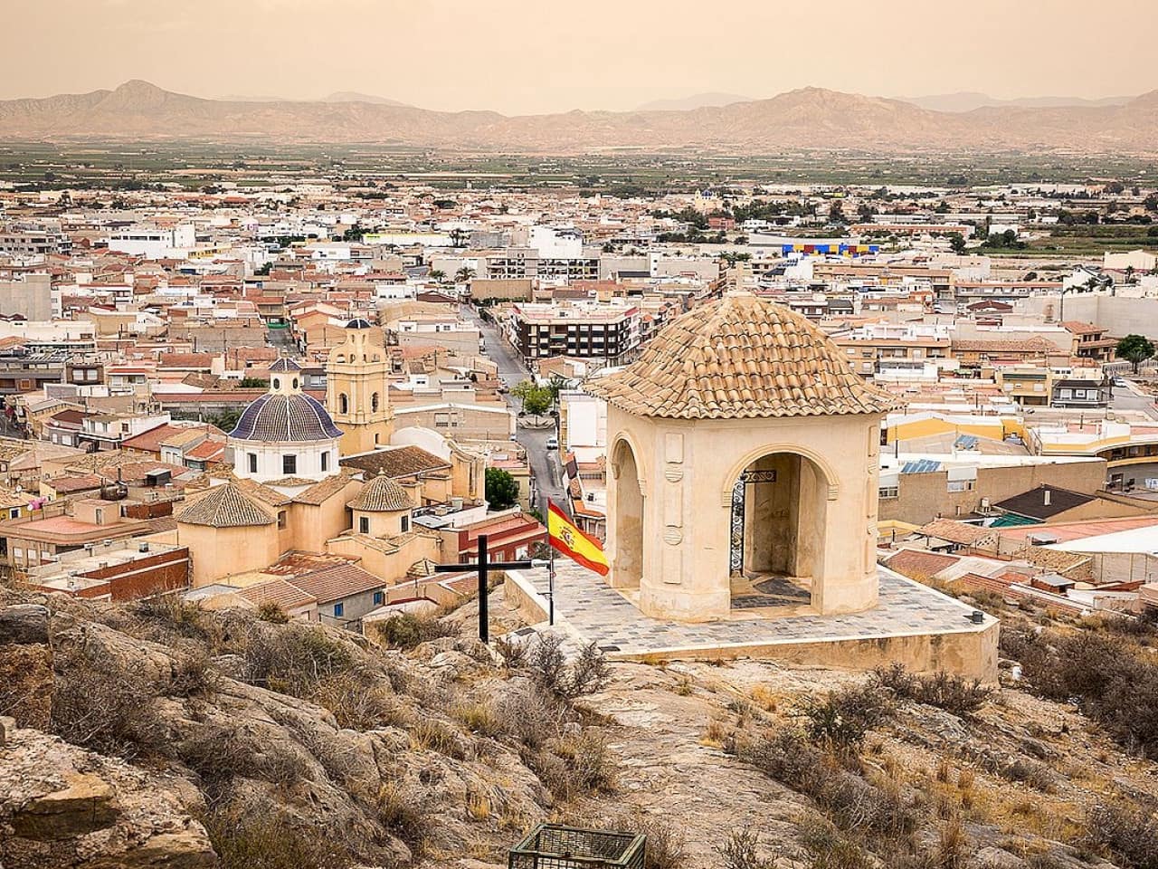 2 soveværelse Byhus til salg i Cox med swimmingpool - € 219.000 (Ref: 9319021)