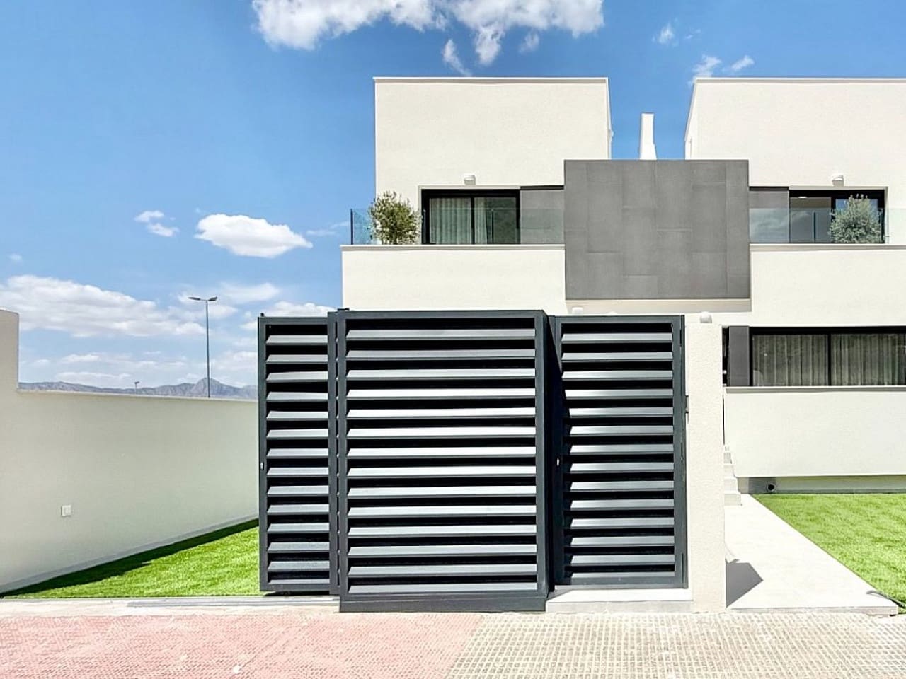 3 soveværelse Byhus til salg i Cox med swimmingpool - € 235.000 (Ref: 9319022)