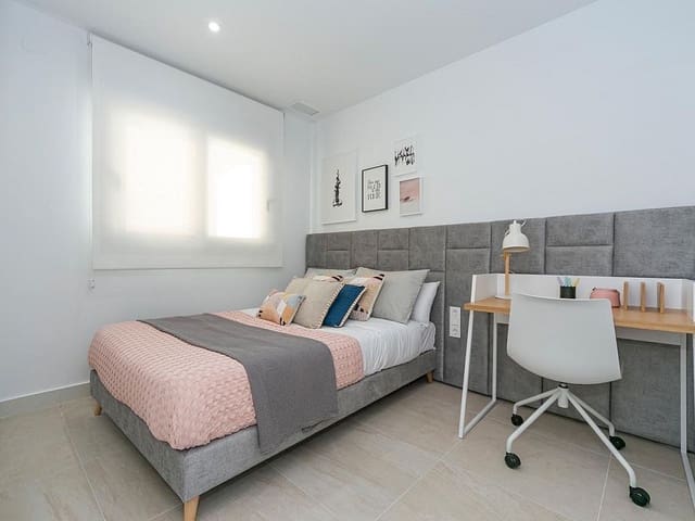 2 makuuhuone Rivitalo myytävänä paikassa Los Balcones mukana uima-altaan - 305 000 € (Ref: 9319037)