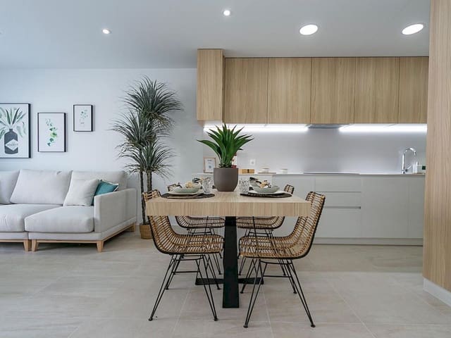 2 makuuhuone Rivitalo myytävänä paikassa Los Balcones mukana uima-altaan - 305 000 € (Ref: 9319037)