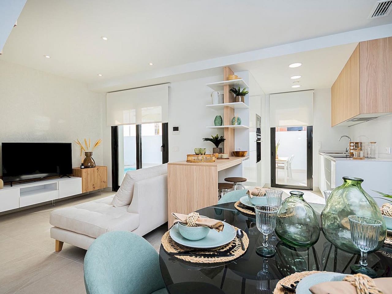 2 makuuhuone Rivitalo myytävänä paikassa Los Balcones mukana uima-altaan - 305 000 € (Ref: 9319037)