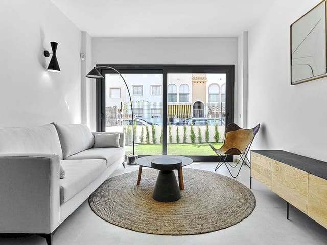 2 quarto Moradia em Banda para venda em La Veleta, Torrevieja com piscina - 380 000 € (Ref: 9319040)