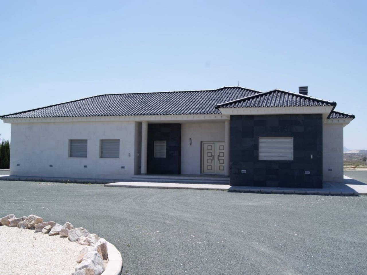 3 bedroom Villa for sale in Pinoso - € 323,600 (Ref: 9319060)